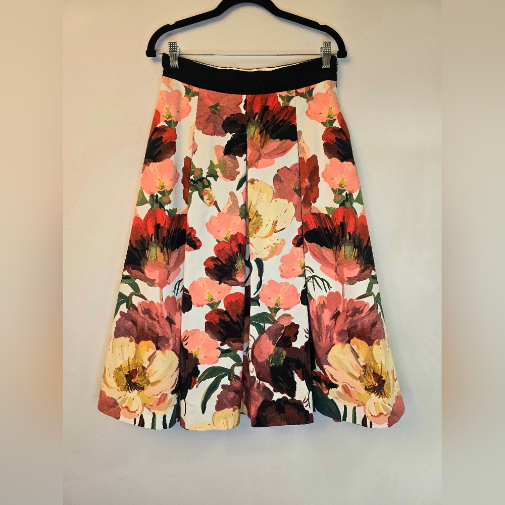 Size 6 - White House Black Market Skirt